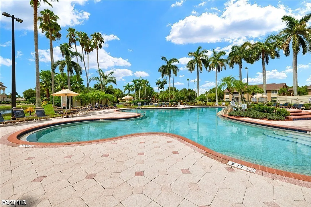 3 bed, 2.0 bath, 1387 sqft, $2,000 — Photo 4