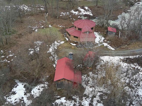 5th image of 652 Lewis Creek Road