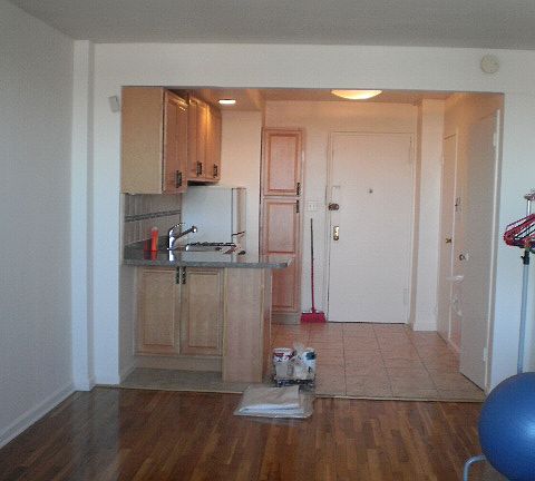 4th image of 414 Elmwood Ave APT 6H