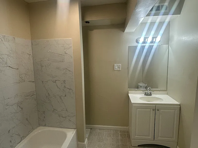 1410 Madison Ave #B — Photo 15