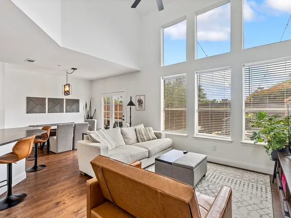 916 Avondale Ln, Plano, TX 75025