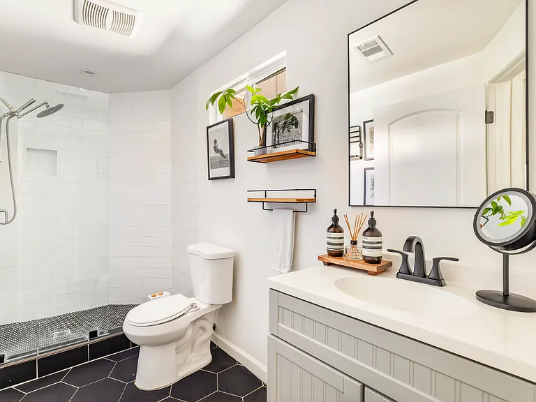 6029 Eleanor Ave — Photo 6