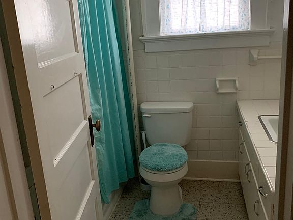 2nd image of 824 Themis St APT A