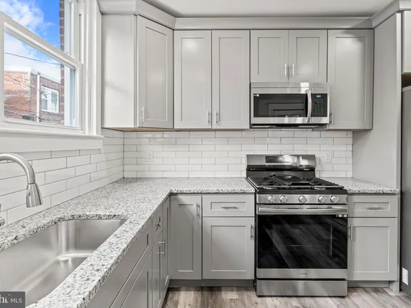 910 Marcella St, Philadelphia, PA 19124