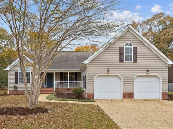 104 Lambs Creek Dr, Yorktown, VA 23693