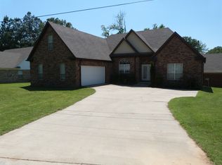 7397 Redbud Ln, Olive Branch, MS 38654