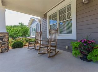 900 Vista Lake Dr #305, Candler, NC 28715