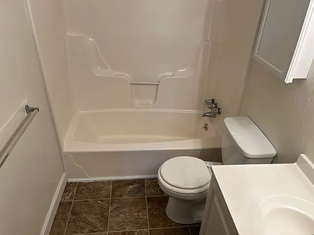 Tiblow Village Apartments — Photo 42