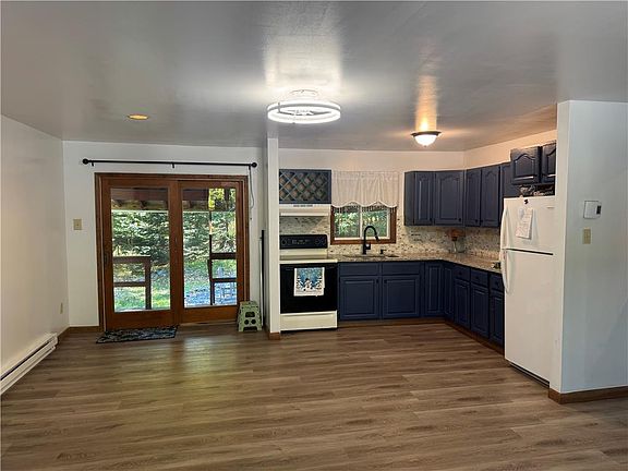 3rd image of 2328 Elmhurst Rd