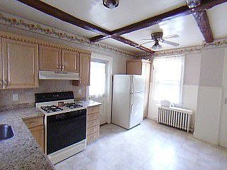5th image of 110 Clifton Ave