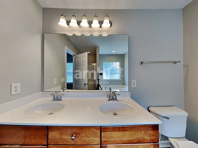 1933 Sterling Hill Dr — Photo 12