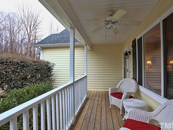 4th image of 633 Waterbury Ct