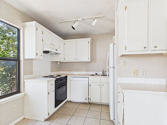 3rd image of 294 Friendship Ln #17