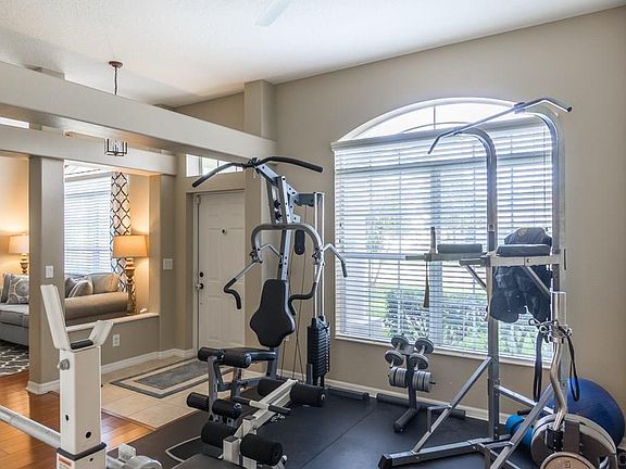 5th image of 27 Brewster Ln