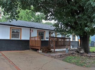 1203 Dover Dr, Salina, KS 67401