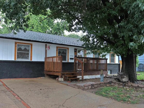 1203 Dover Dr, Salina, KS 67401