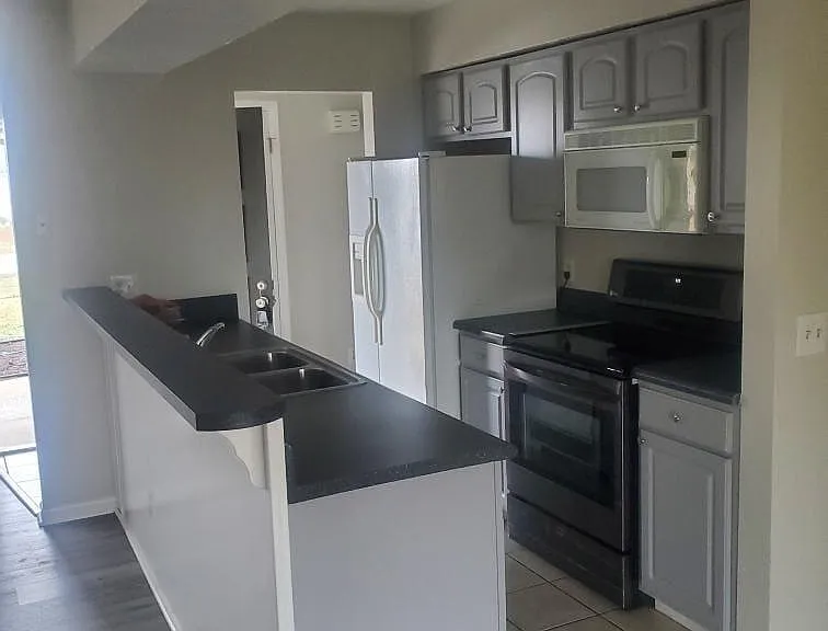 1913 Geralo Ln — Photo 2