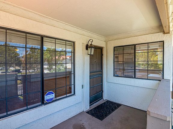 3rd image of 410 Colony Crest Dr