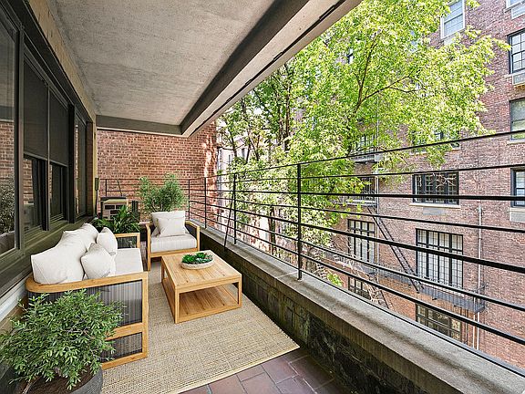 4th image of 177 E 77th St APT 5D