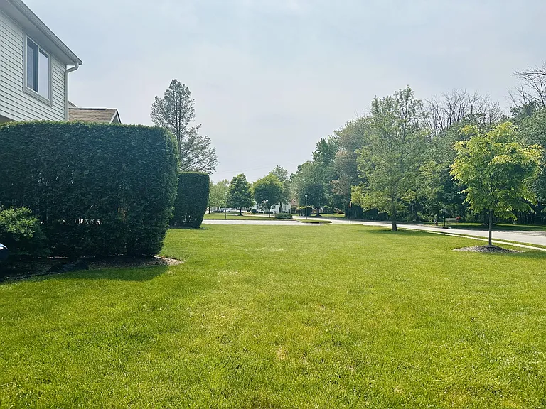 2 Russell Ct — Photo 33