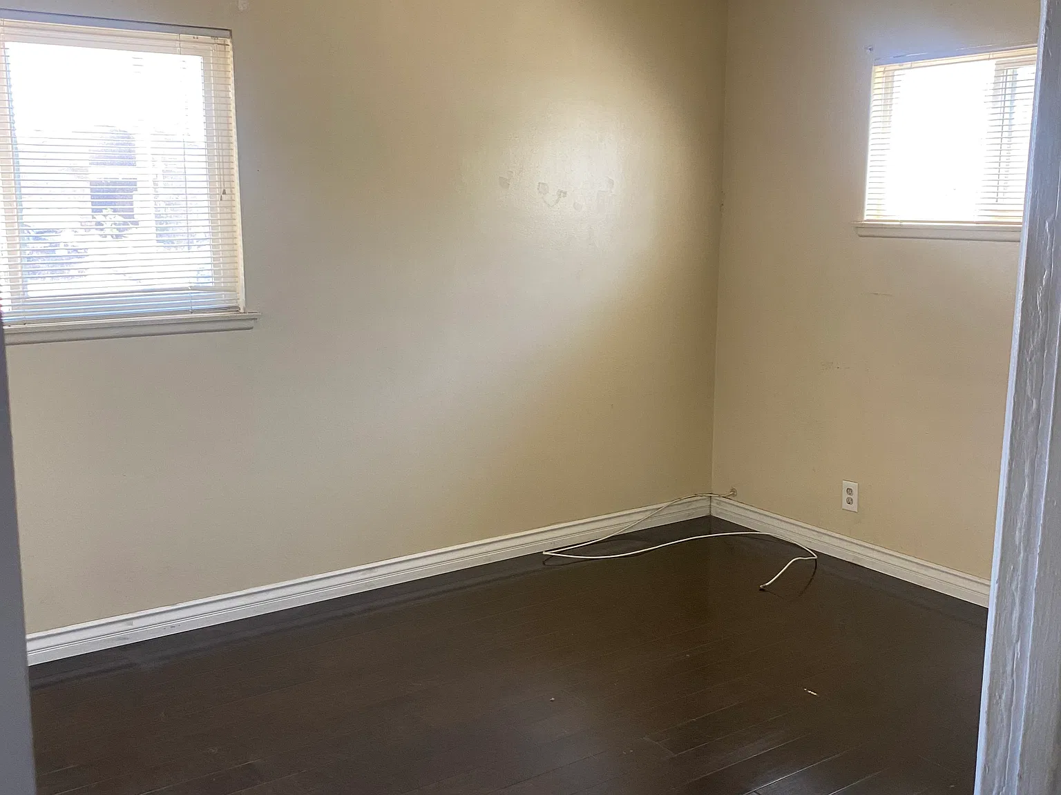 3 bed, 1171 sqft, $3,950 — Photo 3