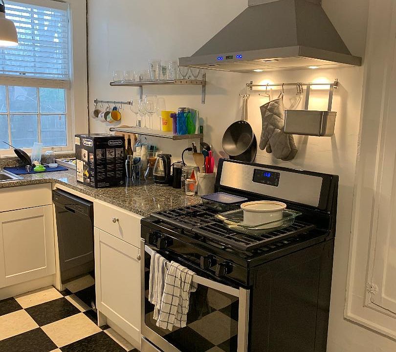 Gas stove and dishwasher!