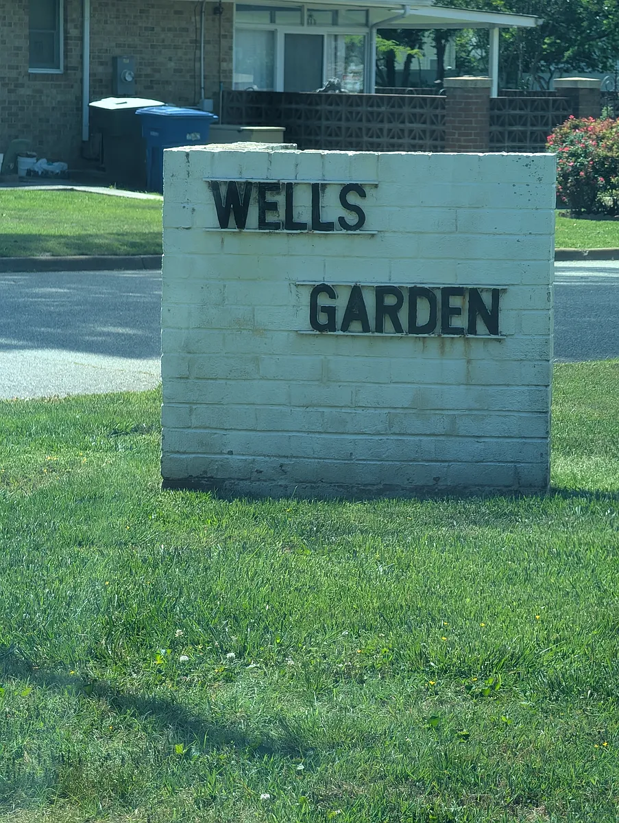 Building Photo - 229 Telford Dr