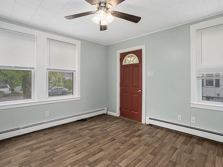6 Boys Ave — Photo 5
