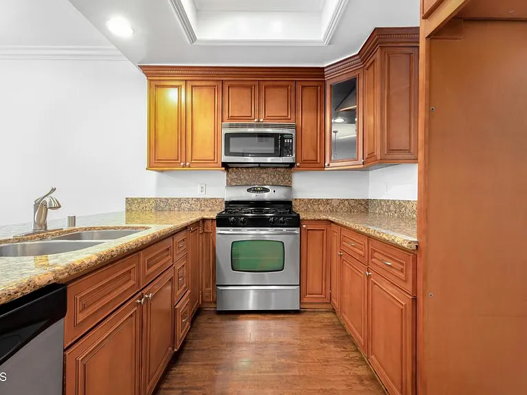 3480 Barham Blvd #208 — Photo 3
