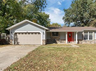 14 Marianne Dr, Saint Peters, MO