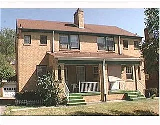 126 Stanton Ct W photo 1