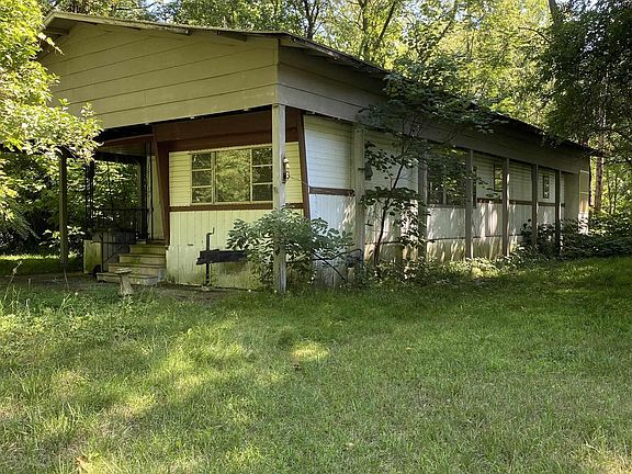 4th image of 402 Mottville Rd