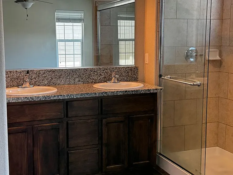 120 Ivy St — Photo 16