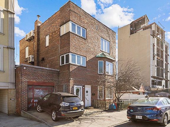 3rd image of 2931 Brighton 8 St