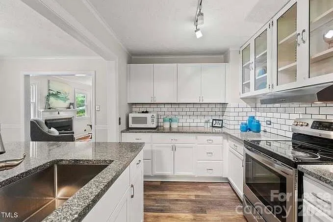 7 Meadowbrook Ave — Photo 11