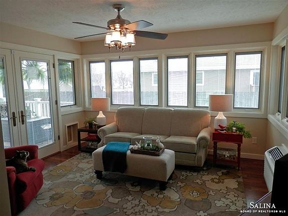4th image of 1514 E Ellsworth Ave