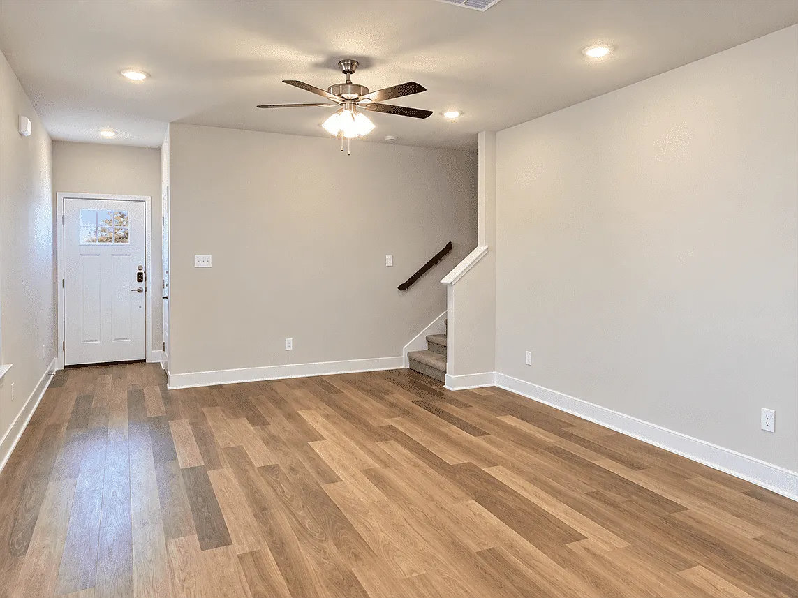 3 bed, 2.5 bath, 1263 sqft, $1,495 — Photo 4