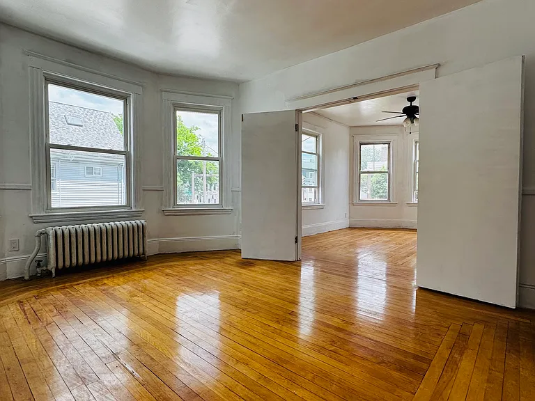418 Essex St #2 — Photo 2