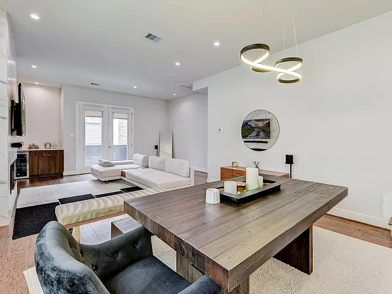 5857 Dolores St — Photo 22