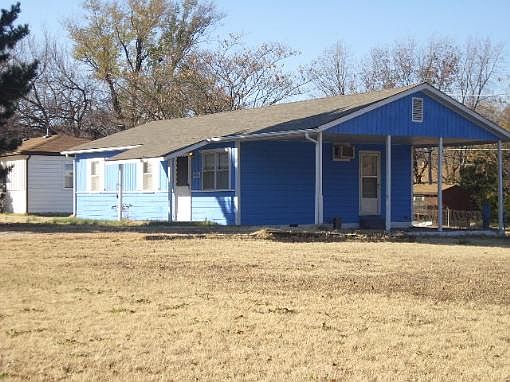 1st image of 221 E Kansas St