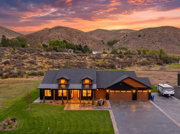 2590 Old Canyon Dr, Inkom, ID 83245