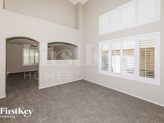 3rd image of 13046 W Cheery Lynn Rd