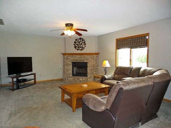 3rd image of 512 Pellston Dr