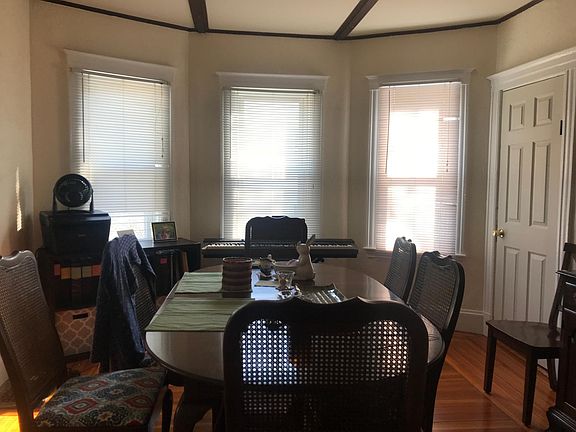 4th image of 113 Yorktown St #U1a