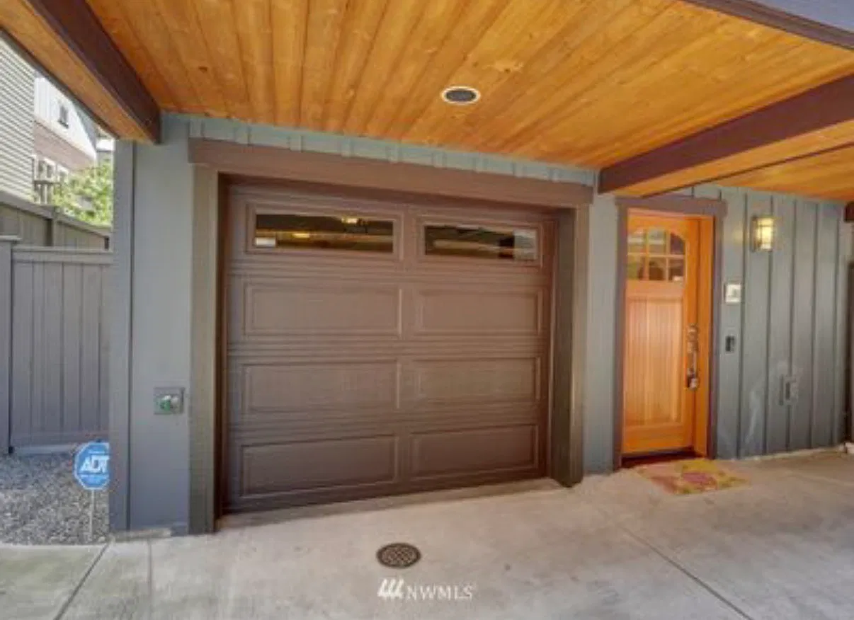 3 bed, 1364 sqft, $4,000 — Photo 1