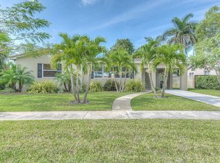 165 Auburn Dr, Lake Worth Beach, FL 33460