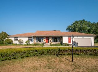 41 Meadowlark Dr, Seekonk, MA 02771