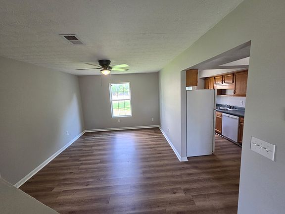 4th image of 115 Karen Ct
