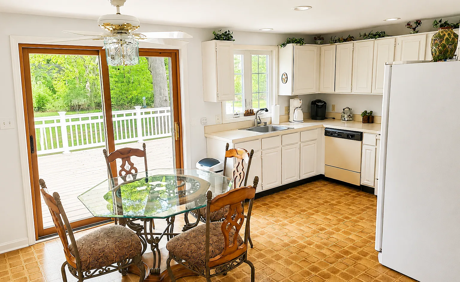 3 bed, 1184 sqft, $3,700 — Photo 4