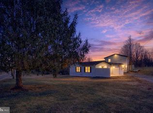 393 Sherwood Dr, Carlisle, PA 17015